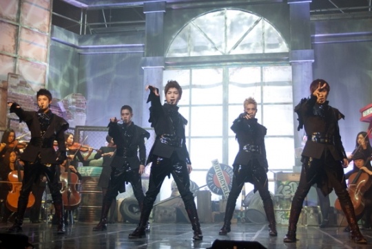 MBLAQ’s G.O. and Thunder as Special MCs for "M! Countdown!"