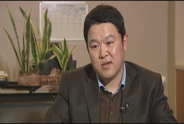 Comedian Kim Gura Suspends Activities for Calling Comfort Women Prostitutes