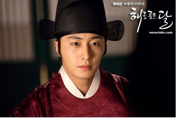 Jung Il Woo Hints at "The Moon That Embraces the Sun" Ending