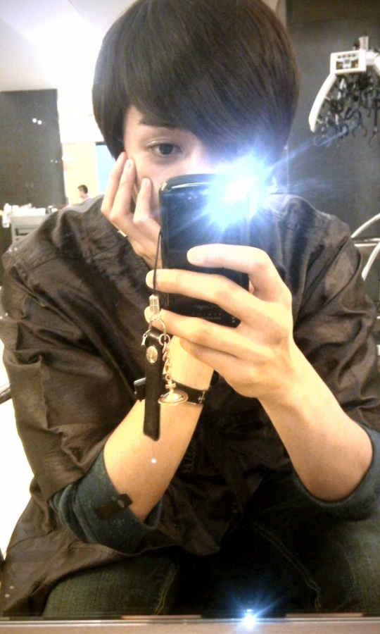 Alexander Reveals His New Hairstyle