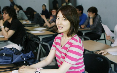 Park Shin Hye Heads to School for "You’ve Fallen For Me"