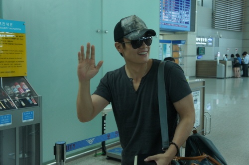 Lee Byung Hun Leaves for the U.S. for G.I Joe 2