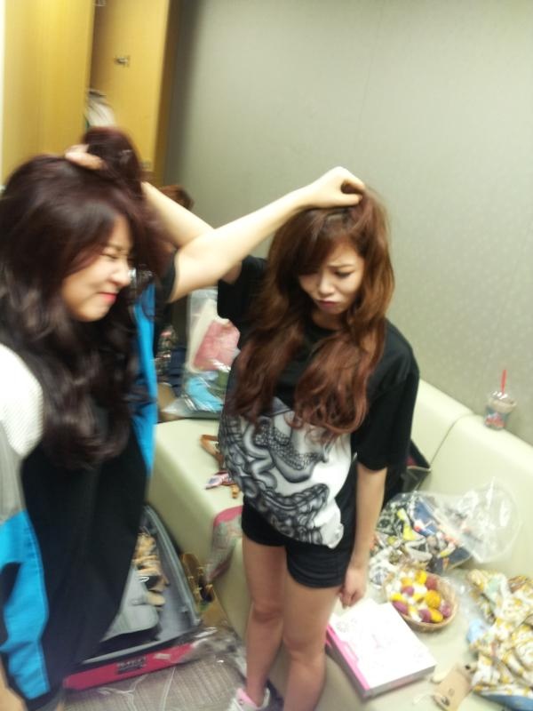 4minute’s HyunA and So Hyun in a Cat Fight?