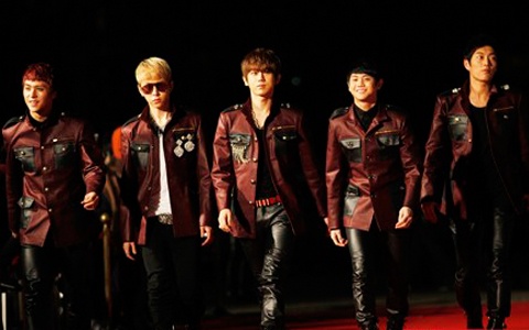Fortune Teller Reveals BEAST’s Future