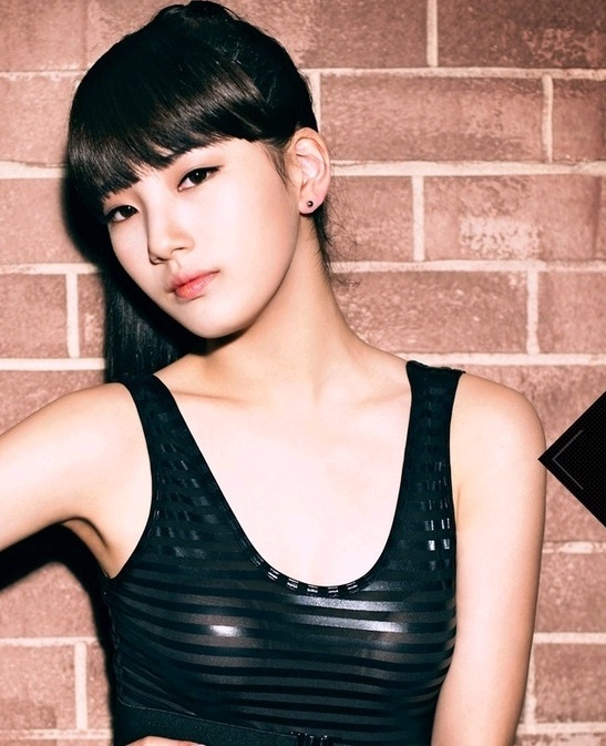 miss A Suzy Is an Excellent Tractor Driver