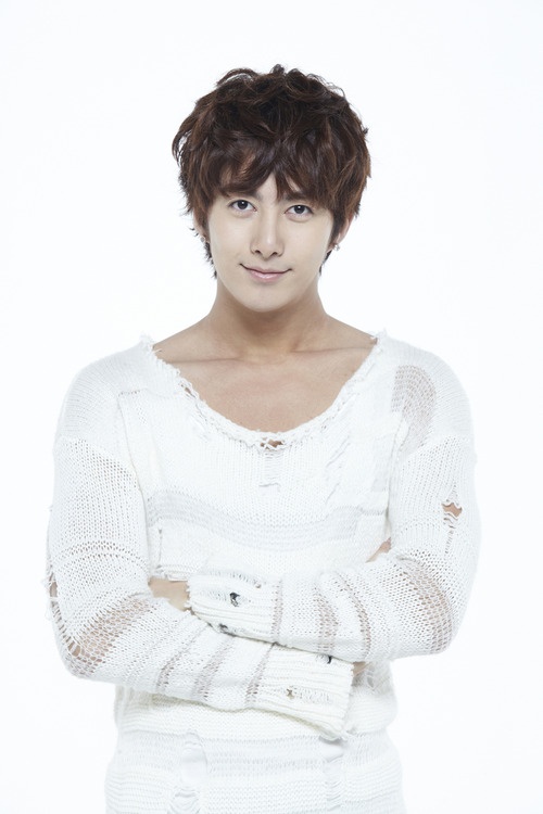 Kim Hyung Joon Leaves for Japan to Promote "Glowing She"