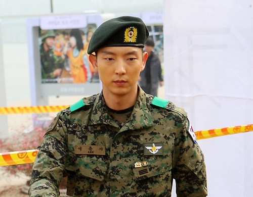 Lee Jun Ki’s Fan Meeting on Military Discharge Date Sold Out in 60 Seconds