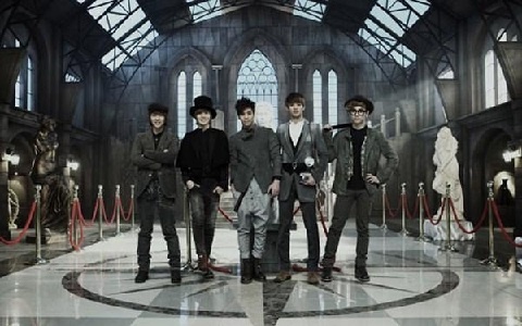 SHINee Releases Dance Version MV for "Sherlock"