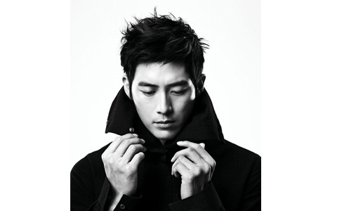 Go Soo Still Sleeps at Seoul Station Sometimes