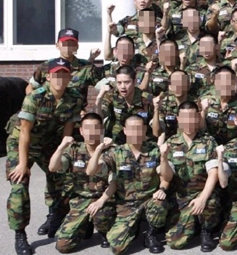 Farewell Video and Group Photo of Heechul at Boot Camp Training Surface Online