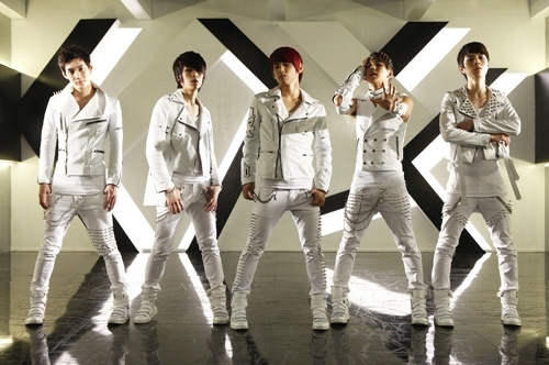 MyName Performs an Acoustic Version of "Message"