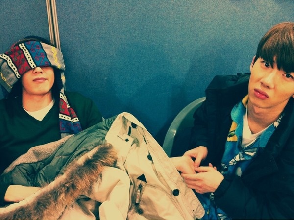 2AM’s Jo Kwon is now Masseur for 2PM’s Nichkhun?
