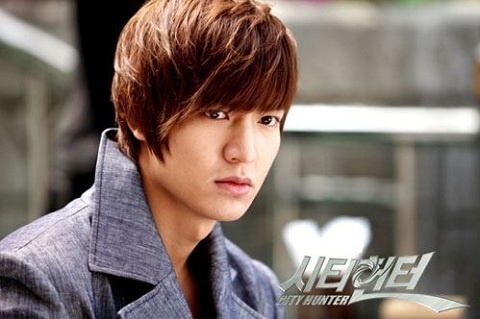 “City Hunter’s” Lee Min Ho Wears Face Covering Bandana in Sweltering Heat
