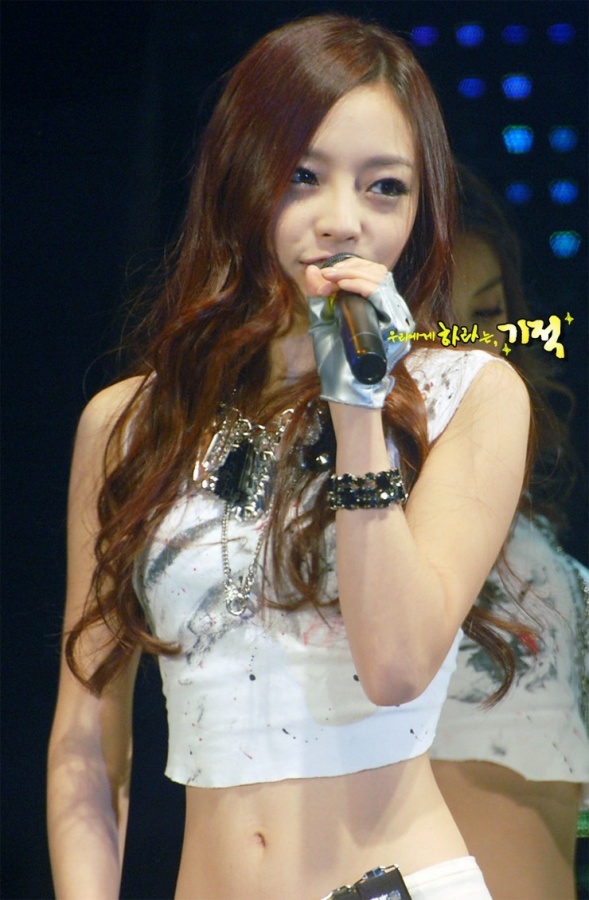 Goo Hara’s Beauty Stops Babies From Crying