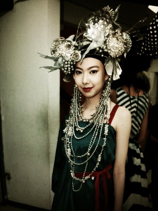 Can Nichkhun’s Younger Sister Make It Big as a Model?