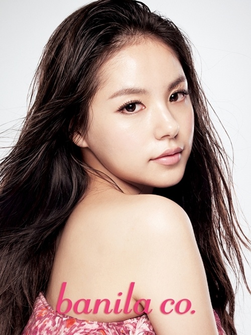 Min Hyo Rin Shows Off Natural Look for Banila Co.