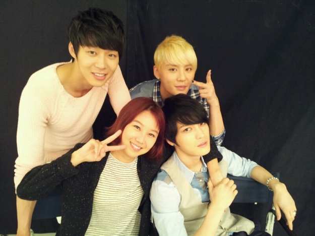 Gong Hyo Jin Shows that She is Close with JYJ