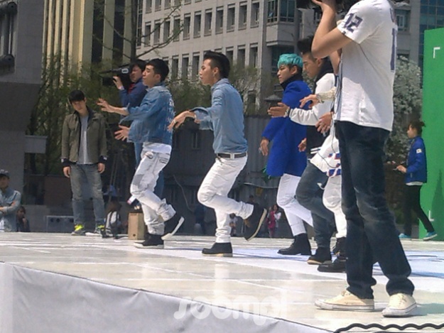 Sighted! Big Bang Shooting Commercial in Korea