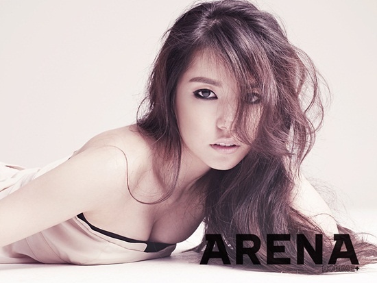 Min Hyo Rin Dazzles in Front of Camera