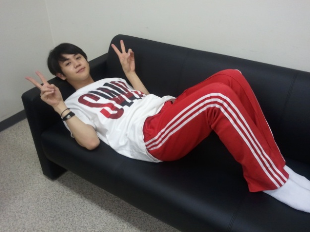 Yoseob Updates Fans During Trip to Japan