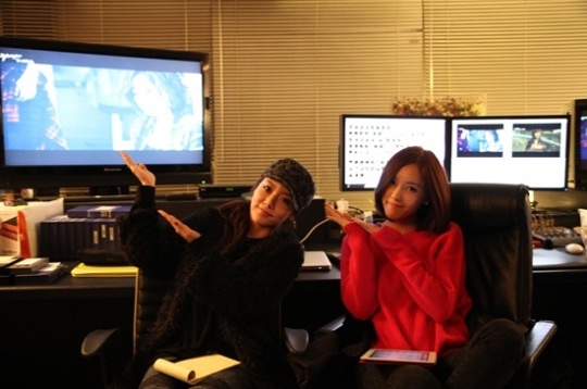 T-ara’s Hyomin Formally Passes On the Title of Leader to Soyeon