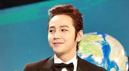 Jang Geun Suk Wins CMA’s Most Influential Korean Artist Award