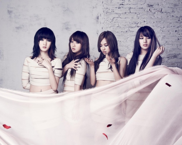 miss A Finally Wears Bandage Dress on Stage
