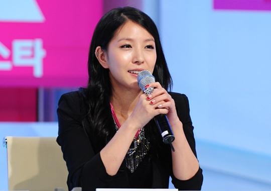 BoA Reveals Her Secret to Beautiful Skin with "Sure" Magazine
