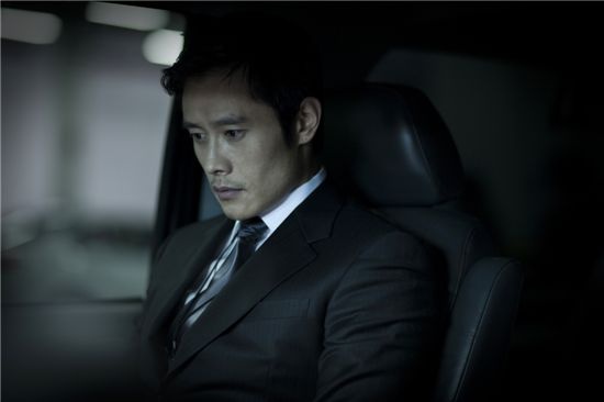 Lee Byung Hun Signs With Major Hair Care Brand