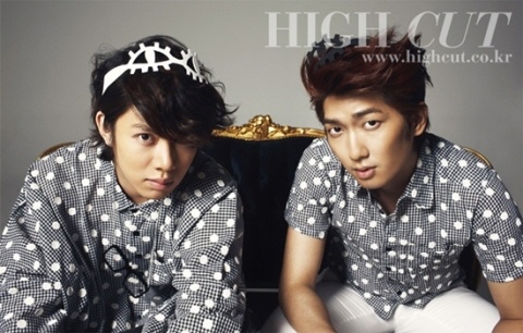 Kim Hee Chul & Kim Jung Mo’s Playful and Haughty High Cut Photoshoot