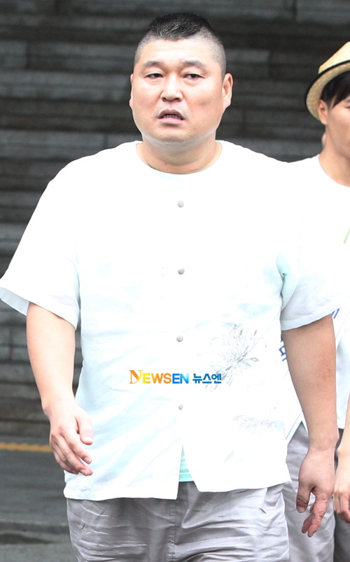 Korean Man Files Complaint to Prosecutor’s Office over Kang Ho Dong’s Tax Evasion Case