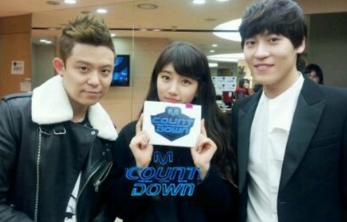 Mnet "M! Countdown" – Mar. 1, 2012