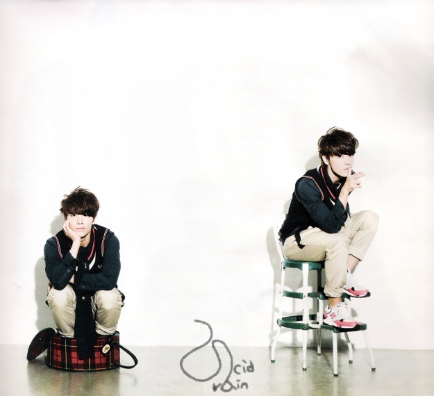 Donghae Makes Casual Look Good
