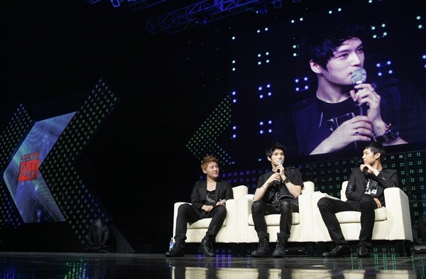 JYJ Successfully Completes Fan Meeting with 2,000 in Attendance