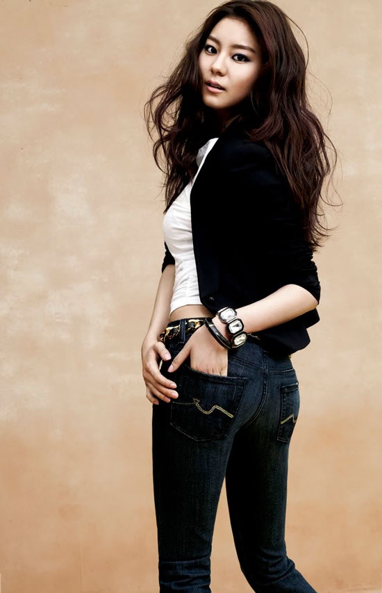 Uee Apologizes to Her Parents on "Strong Heart"