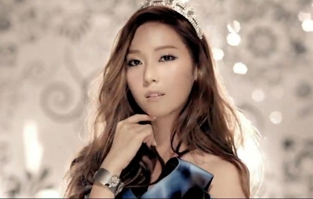 SNSD’s Jessica Accused of Chin Surgery?