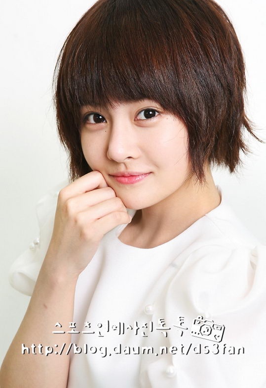 T-ara’s Boram Reveals a Charming Set of Four Selcas