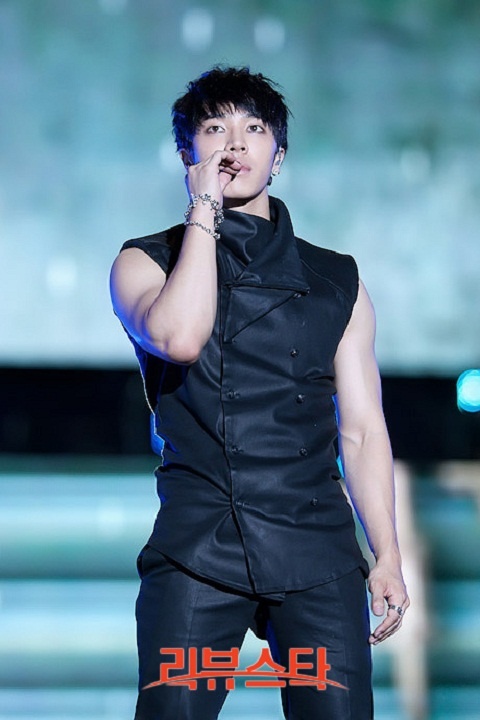 Lee Ki Kwang Apologizes for Calling Seo Taiji "Mr. Seo"