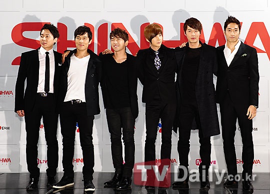 Shinhwa Heads to the Public Spa Together