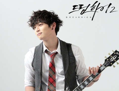 2AM Jinwoon Chooses Lee Min Jung over Kang So Ra as his Ideal Type