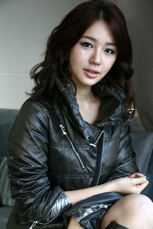 Yoon Eun Hye Tweets about Her Excitement for Snow