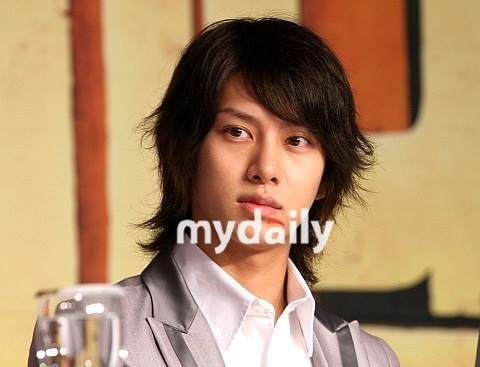 Heechul Caught Watching "Adult Video"