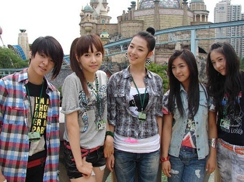 f(x)’s Repackaged Album “Hot Summer” to be Released Next Week