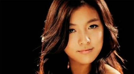 f(x)’s Luna Wows Us With Her Vocals