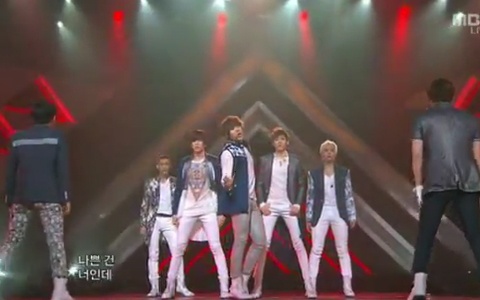 U-KISS Returns with "Doradora" on Music Core!