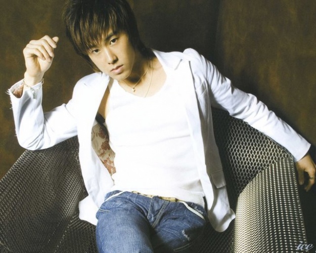 DBSK’s Yunho Makes Surprise Cameo in Sitcom as a Selfish Hallyu Star