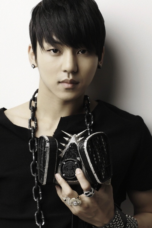 Hwanhee Reveals Second Member of "Hwanhee Boys"