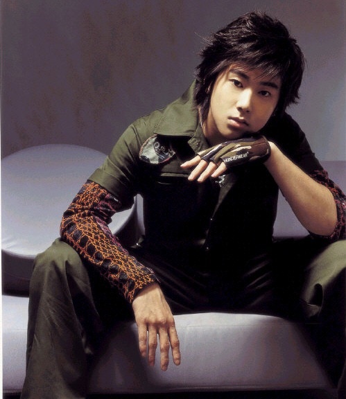 DBSK’s Yunho "I Had a Beach Vacation Where I Was All Nude Once"