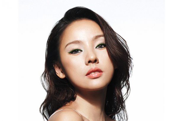 Lee Hyori’s Hot New Summer Look "Sweet Pop Sea"