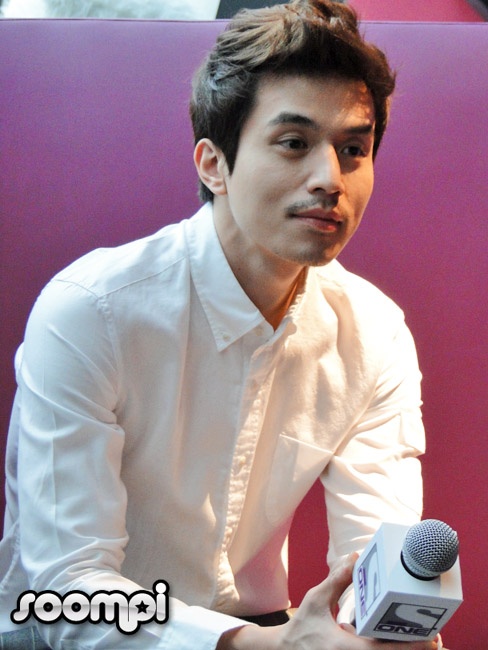 "Scent of a Woman" Singapore Promotions – Interview with Lee Dong Wook